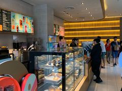 面包甜点陈列柜-星巴克(新达汇三林店)