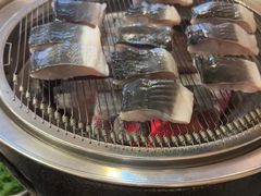 -围炉肉舍•炭烤活鳗•丹东海鲜烤肉(步行街店)