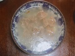 三鲜牛肉馄饨-老新隆牛肉锅贴(新街口店)