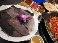 屠场鲜毛肚-洞府防空洞老火锅(解放碑总店)