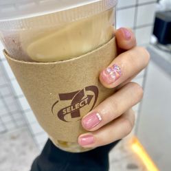 -沫儿·美甲美睫·半永久·皮肤管理