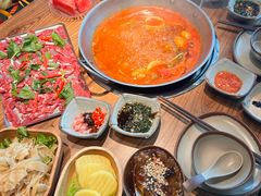 -野山舂·贵州现舂酸汤火锅(鸿通城店)