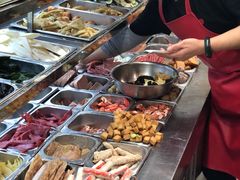 -愉肴麻辣香锅(中山路店)