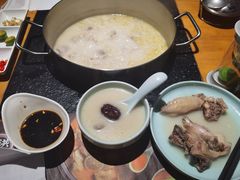 胡椒猪肚鸡-洪氏嗨捞·广东猪肚鸡·椰子鸡火锅(西咸万象城店)