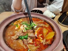 砂锅牛腩煲-川堂风·跷脚牛肉·乐山爆炒(宝山日月光店)