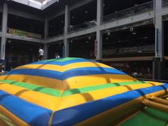 蹦床-蒙特利亲子乐园