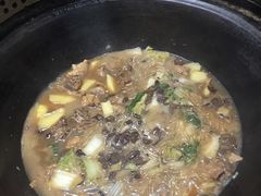 -粘豆包柴火铁锅炖