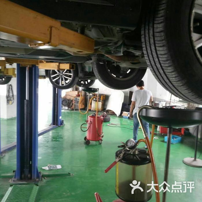 汇众小汽车修理厂