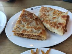 牛肉大葱饼-河沿肉饼Beijing Pie(锡拉胡同店)