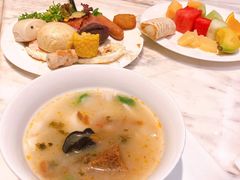 -上海滴水湖皇冠假日酒店