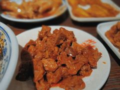 -爆炸头阿姨小四川正宗川味小吃(无任何分店)