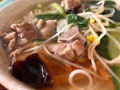 清汤排骨卷粉-花老奶米线