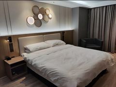 -桔子酒店(上海西藏北路地铁站店)