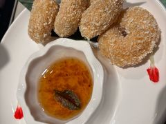 炸虾饼配泰国梅子酱-帕蓝·暹罗料理(大学路店)