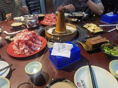 -洞庭洲·防空洞火锅·铜锅涮肉·烧烤(新百广场店)