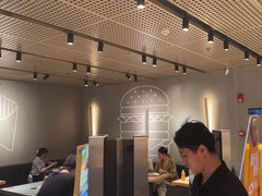 -麦当劳(中山公园龙之梦店)