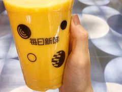 芒果香蕉牛奶-每日新鲜水果吧(芮欧百货店)