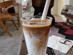 石花膏冰拿铁-巴浪鱼咖啡馆 Local Fish