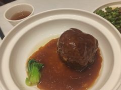 红烧狮子头-乾隆美食·本帮菜(黄河路店)