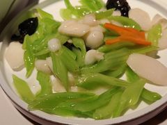 -八府香鸭·啫啫煲(华山路店)