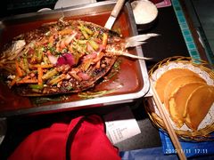-鸣记脆皮烤鱼·海鲜烤鱼(三八广场店)