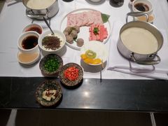 -红鼎豆捞·非遗鲍皇汤火锅(宝丰路店)