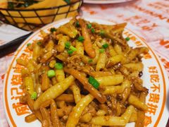 -威记烧嘢·南宁烧烤·超级生牛(绿地店)