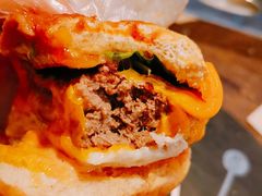 -HIGH FIVE哈福手工汉堡(桂林路店)