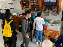 等位区-宝瑞门钉肉饼店