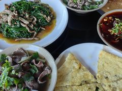 -大众跷脚牛肉馆·非遗传承单位(峨眉山店)