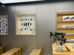 -DJI大疆(深圳华强北曼哈授权体验店)