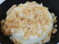 烤椰片奶冻-志龙皇冠吃货椰子铺