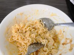 猪颈肉芝士捞公仔面-新记餐厅(香槟大厦店)