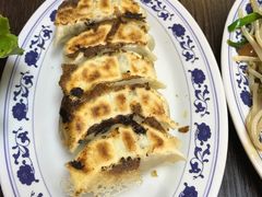 煎饺子-拉面莊夢語＆中华料理八椿