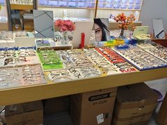 -天空之镜眼镜店蔡司依视路配镜授权零售店(望京颐堤港店)