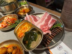 -草家酱蟹炭火烤肉店(珲春南路一店)