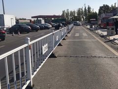 -辽河服务区-停车场