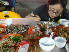 -覃记海鲜美食餐厅