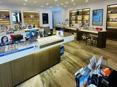 -三目眼镜·蔡司视觉合作店(青浦宝龙店)