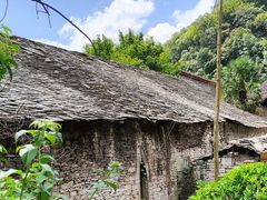 -高荡千年布依古寨旅游景区