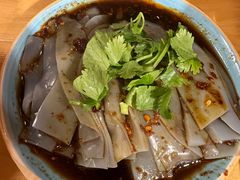 -勺子米线·云南传统小吃市集(四方街店)