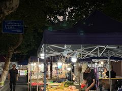 -吴山路夜市