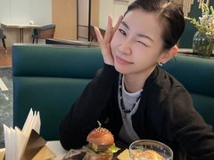 -华凌牛庄西餐厅(乌鲁木齐华凌美爵大饭店)