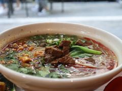 -爆炸头阿姨小四川正宗川味小吃(无任何分店)