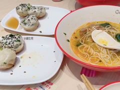 -小杨生煎(金山百联购物中心3楼店)