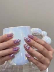-花岐款式专研健康美甲沙龙