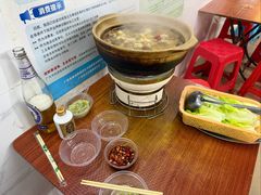 炭炉果鸡煲-威邵鸡煲(西华路总店)