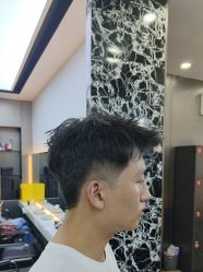 -米可造型烫发染发