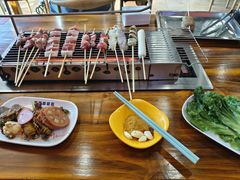-哈尔滨小酒馆·鲜肉现穿自助烧烤(康新花园店)