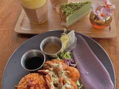 -Cha Café and Bistro